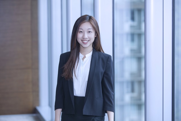 Queenie Fung, Associate